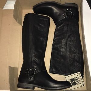 BRAND NEW Frye Boots
